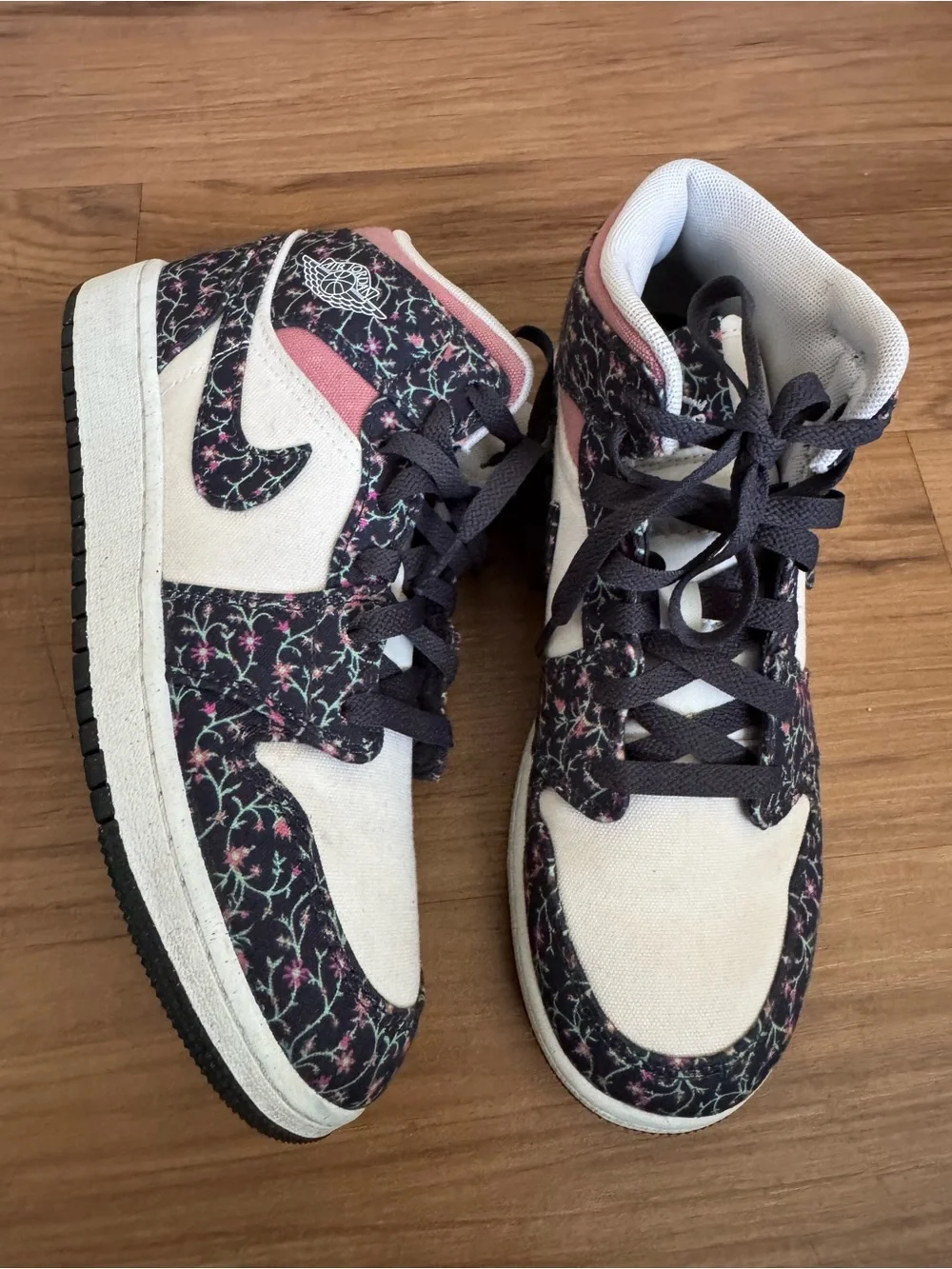 Air Jordan 1 Mid SE GS 'Floral'